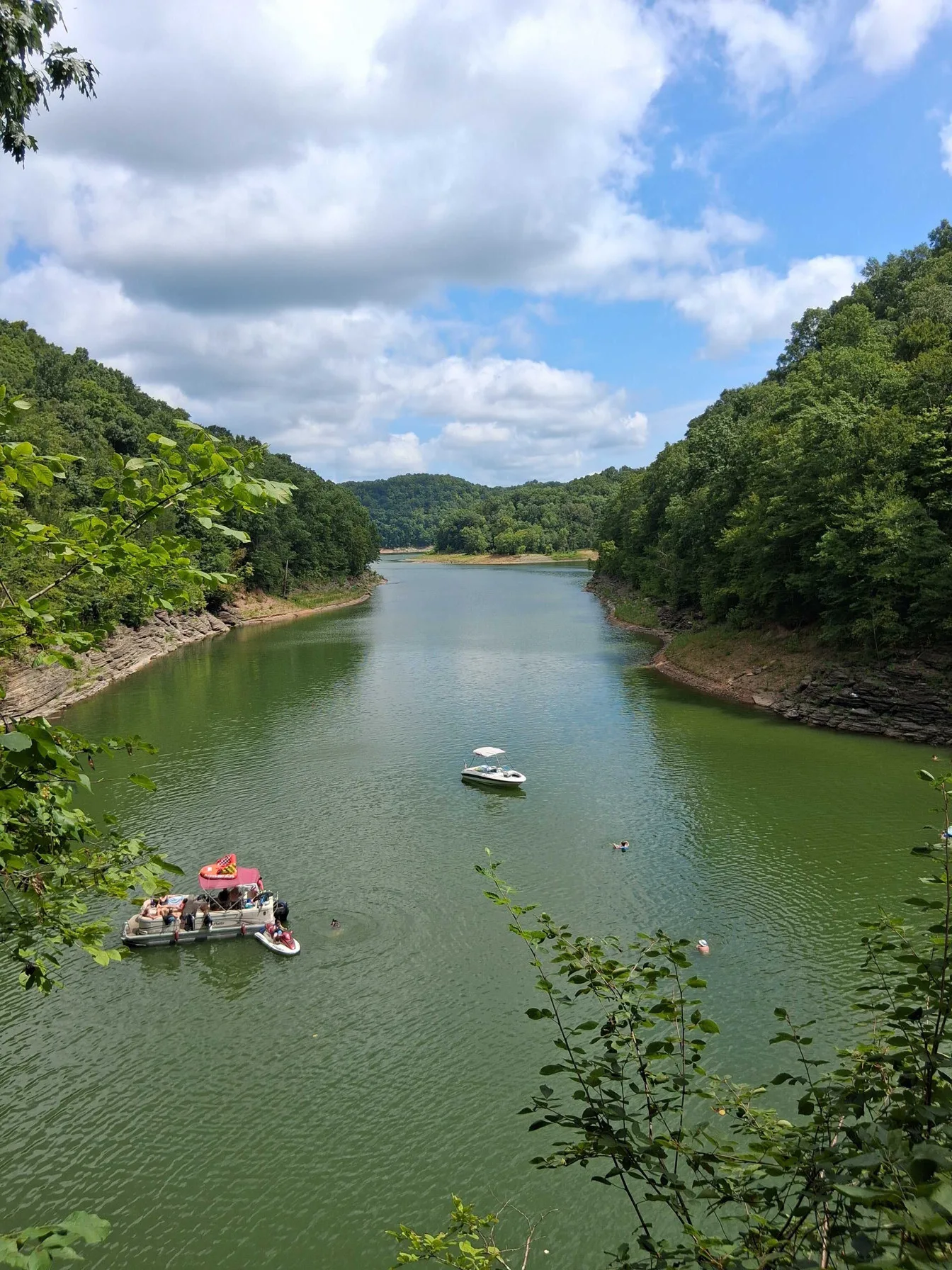 76 Falls (Seventy-Six Falls) attractions in Monticello KY near Lake Cumberland — hours, menu, and directions